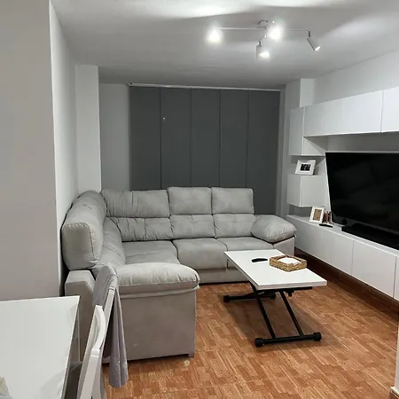 Moderno Recien Reformado * 加的斯